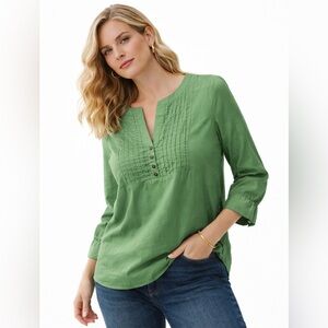 💚 Pleat Front Green Blouse